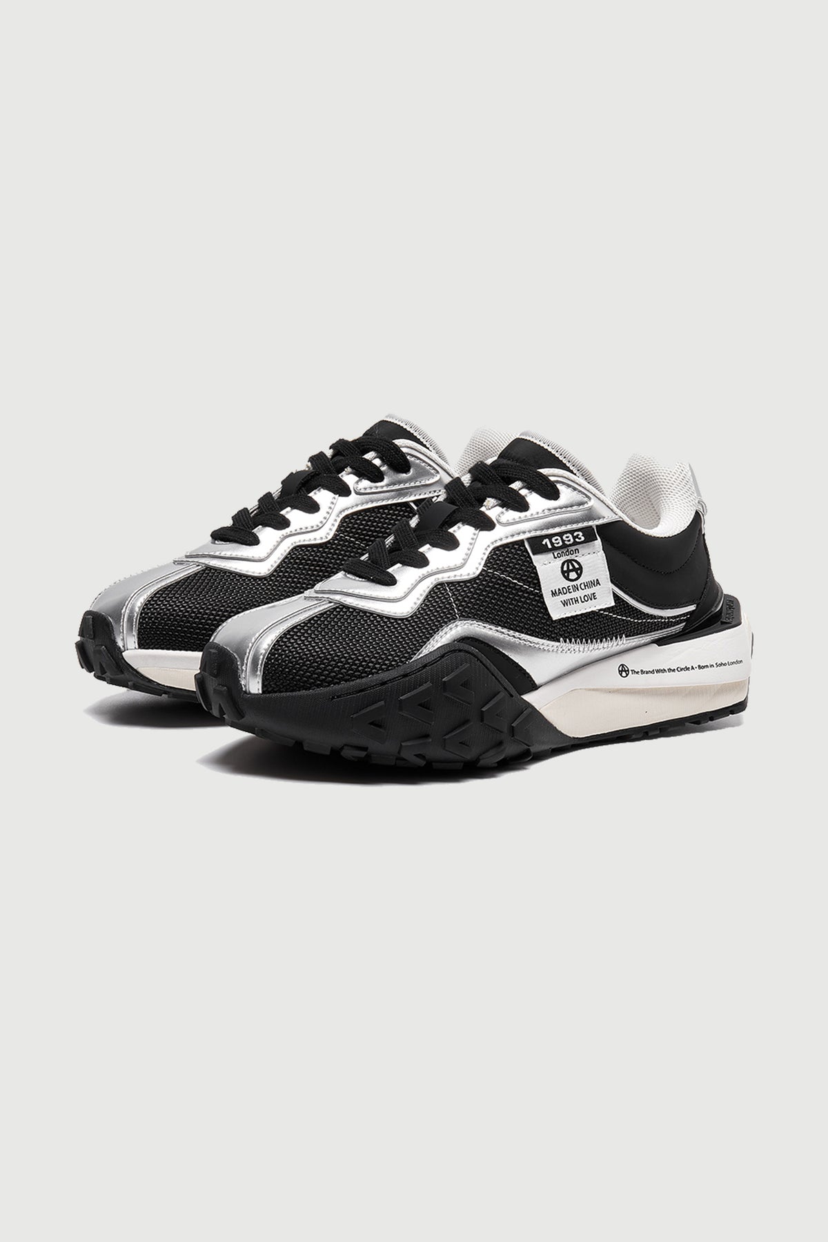 Delta Label Black/Silver — three-quarter product view