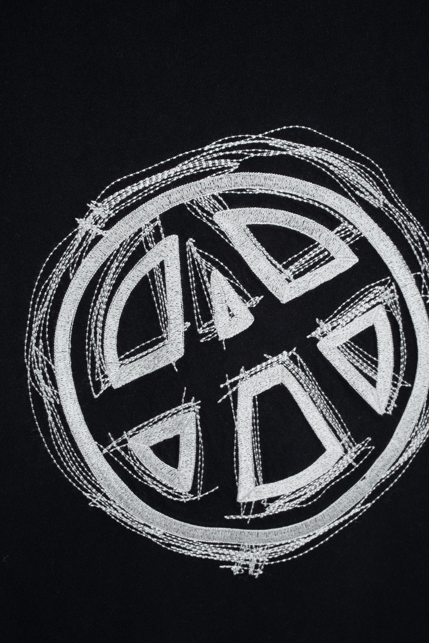 EMBLEM T - SHIRT BLACK Acupuncture