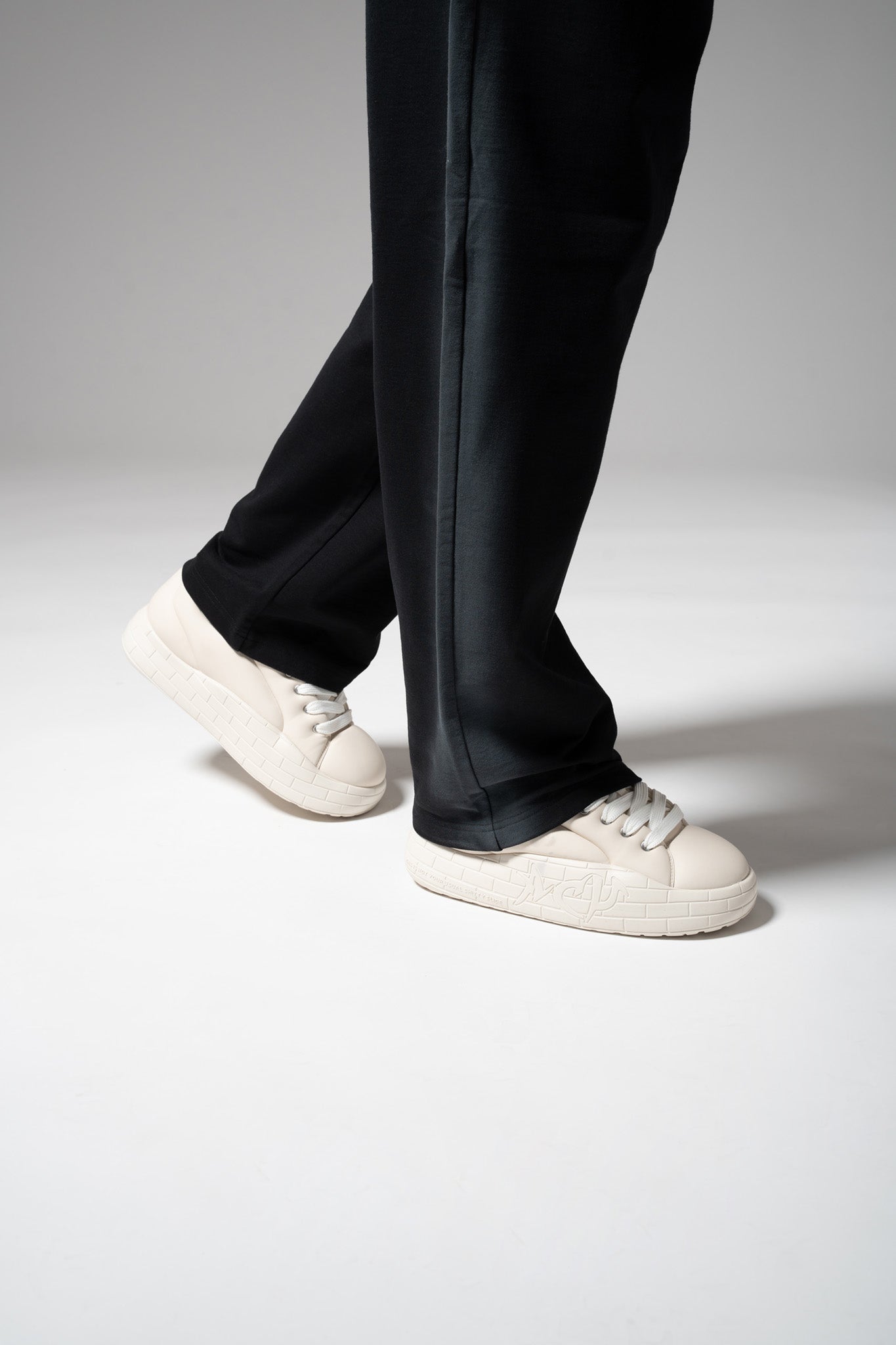 NYU VULC PUFFY WHITE Acupuncture