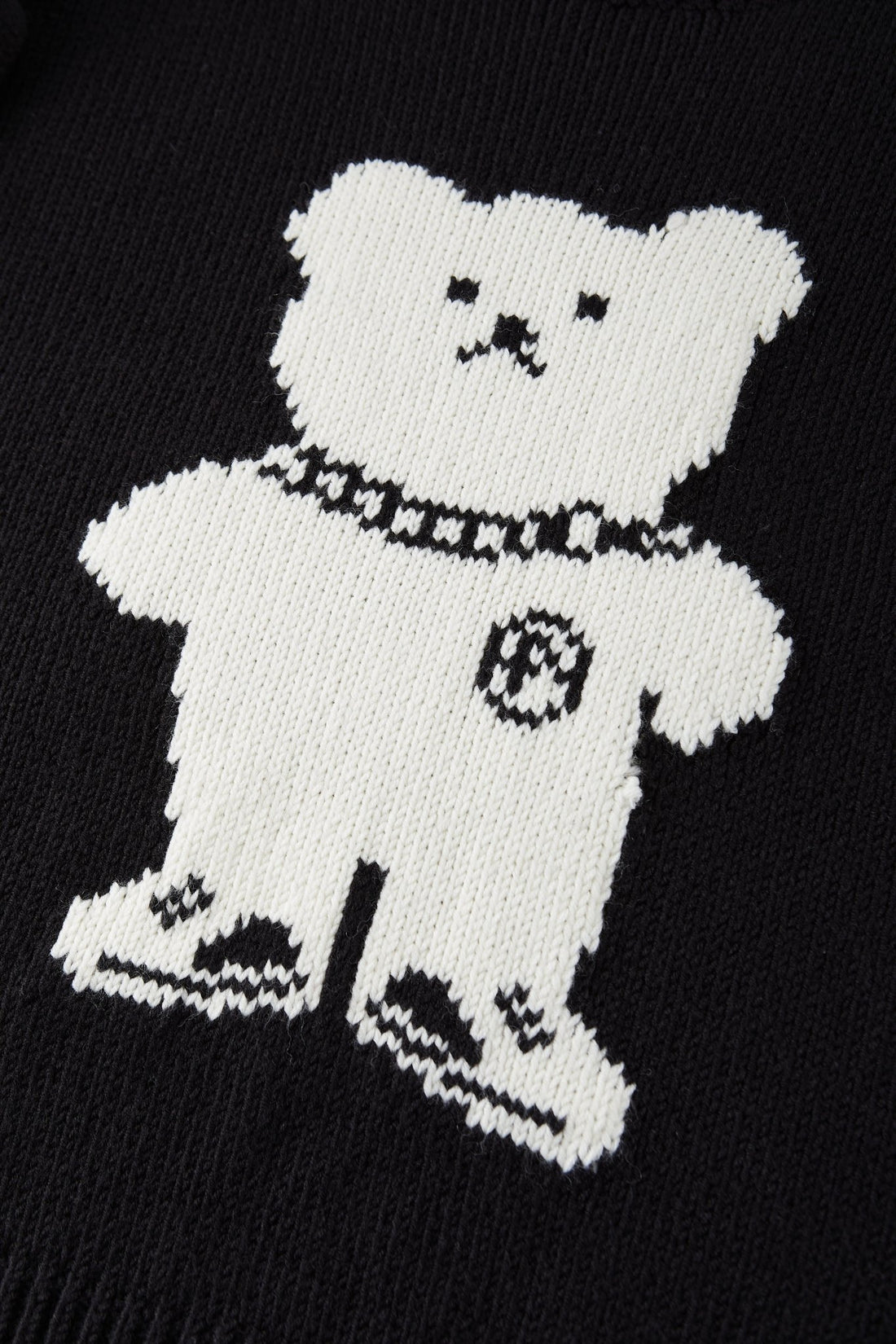 SKETCHY BEAR SWEATER BLACK Acupuncture