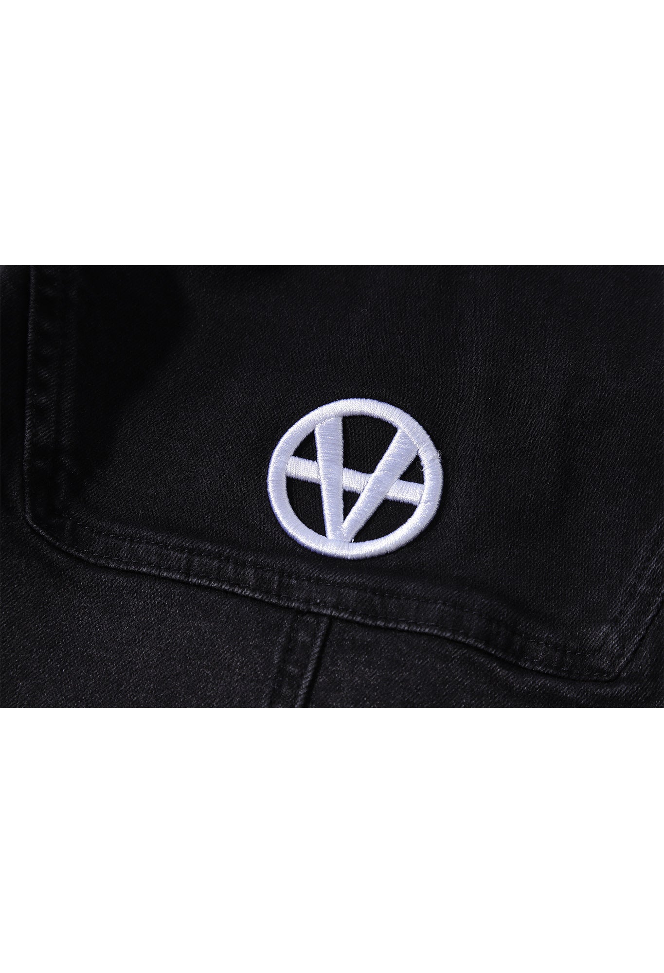 SKULL HEART CREWNECK BLACK Acupuncture