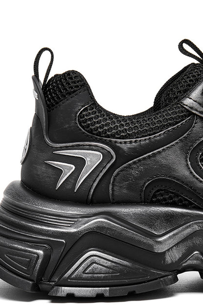 UGNG Contour Black — construction detail close-up