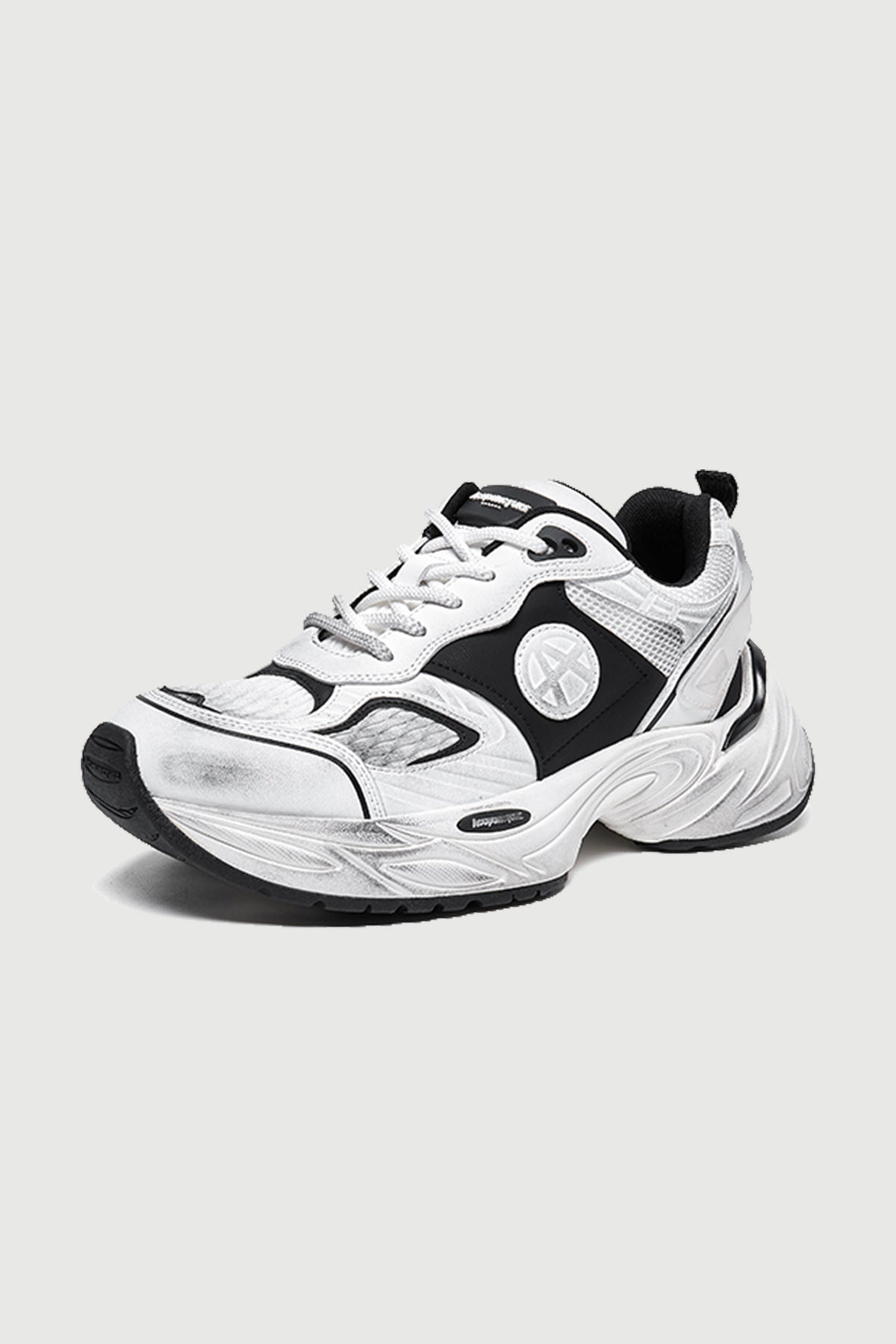 Ripple Sweep White — three-quarter product
