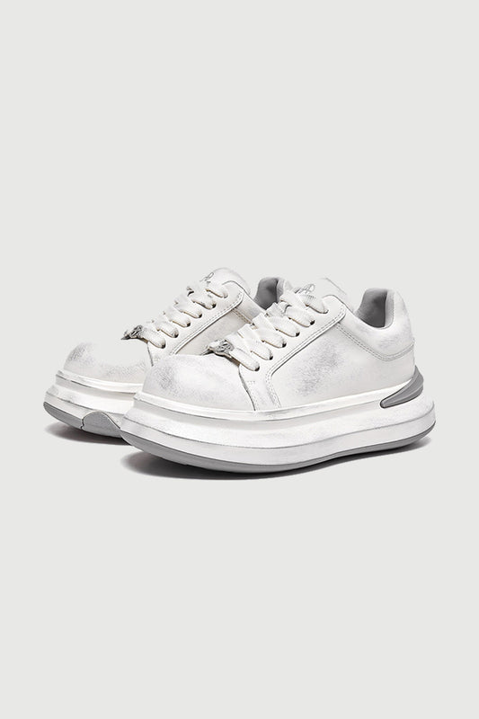 Bass Low Distressed White Acupuncture