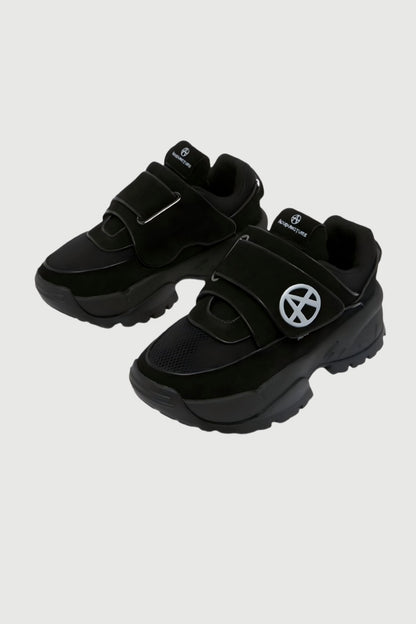 BEEFER SUEDE TRIPLE BLACK Acupuncture