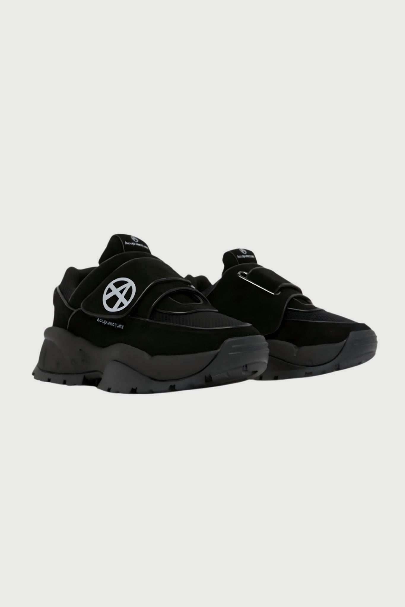 BEEFER SUEDE TRIPLE BLACK Acupuncture