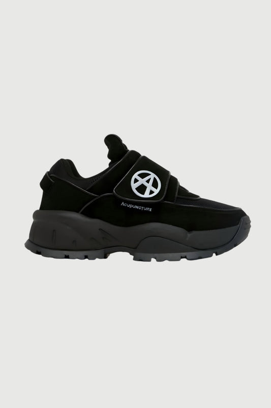 BEEFER SUEDE TRIPLE BLACK Acupuncture