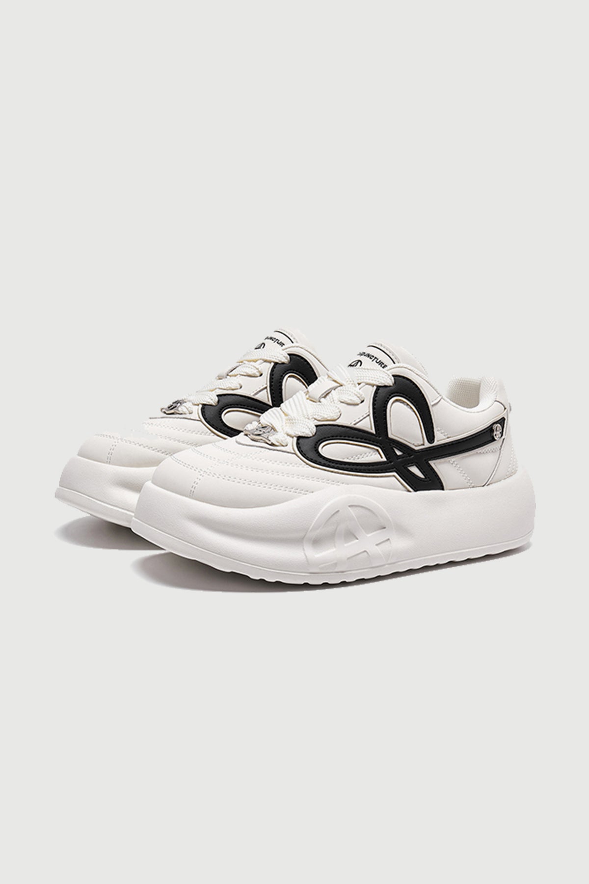 NYUE Loop White — three-quarter product