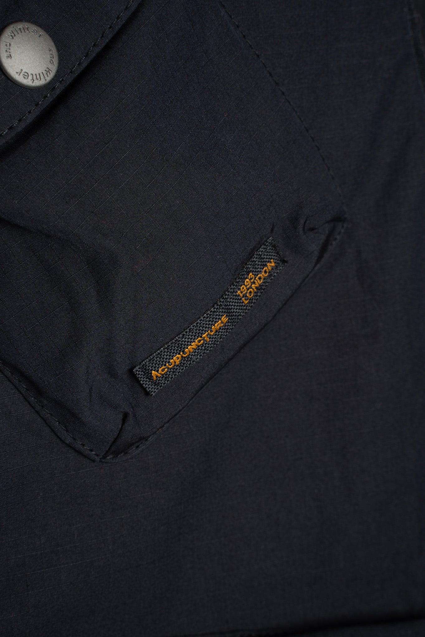 CARGO WINTER VEST BLACK Acupuncture