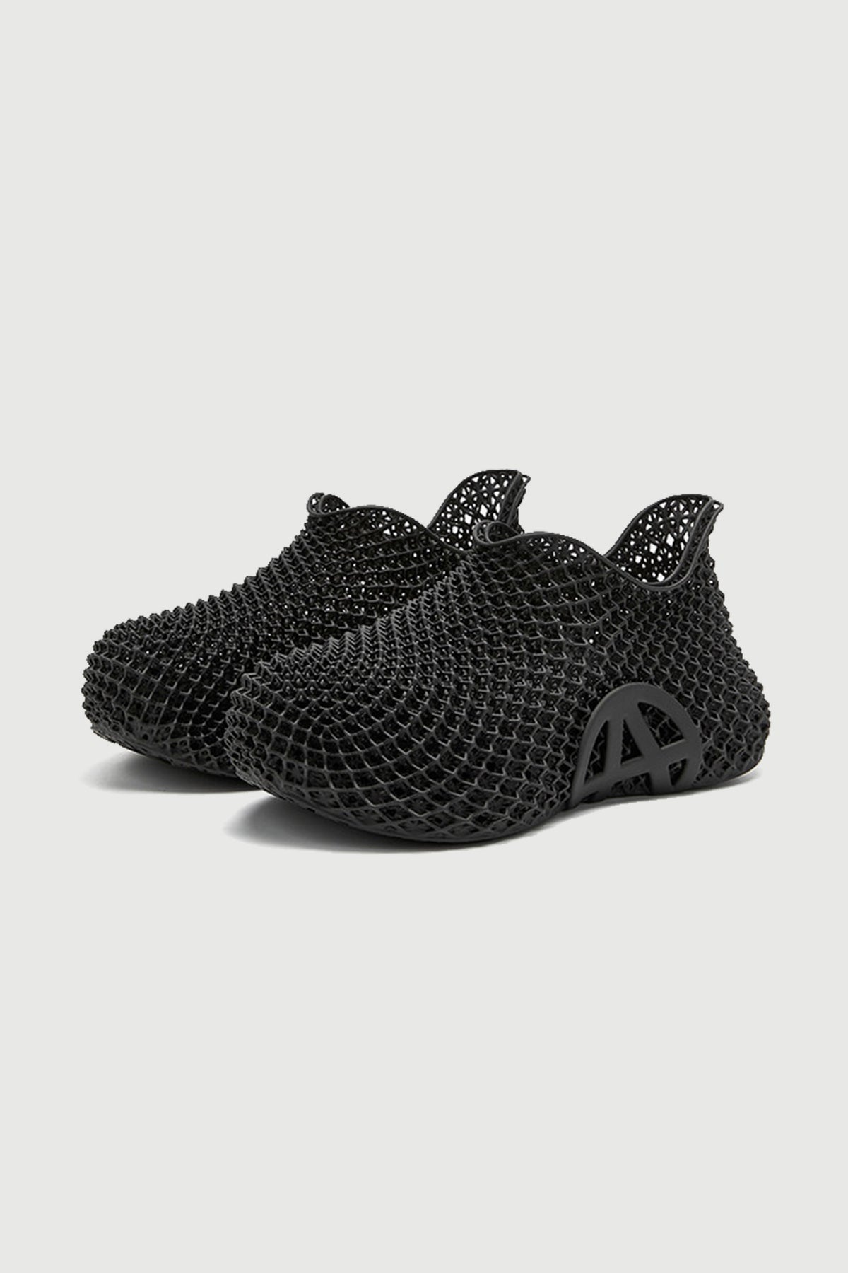 Exosonic Black — three-quarter product