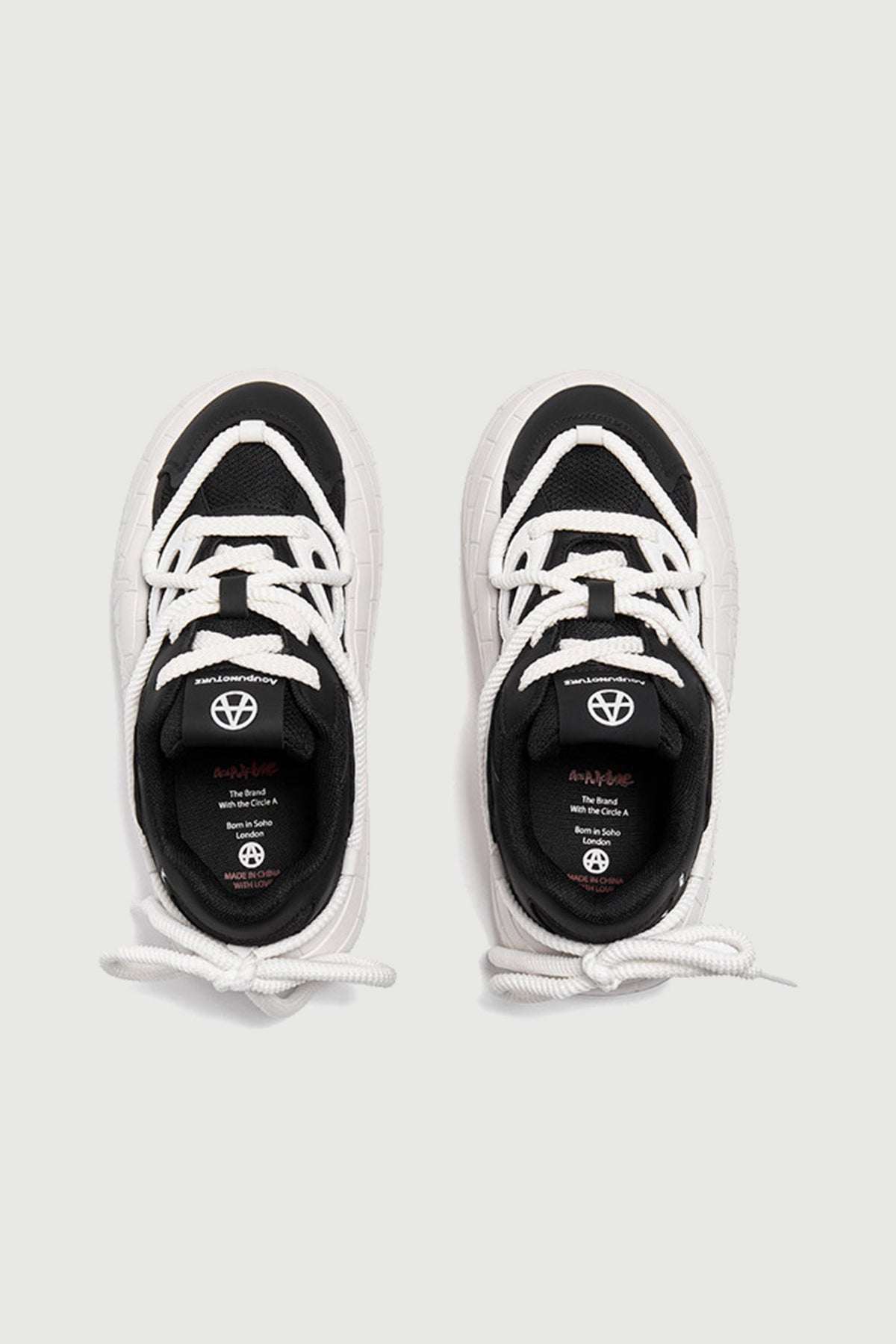 NYU Vulc Entwine Black Acupuncture