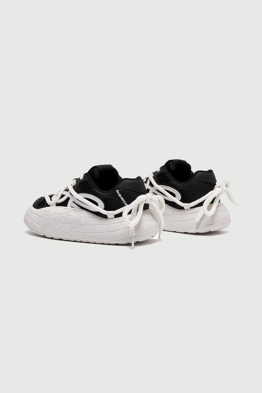 NYU Vulc Entwine Black Acupuncture