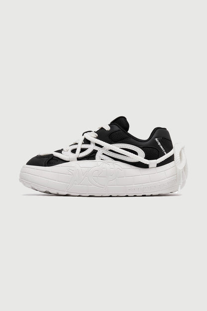 NYU Vulc Entwine Black Acupuncture