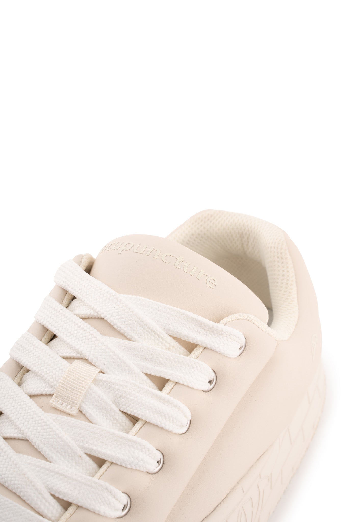 NYU VULC PUFFY WHITE Acupuncture