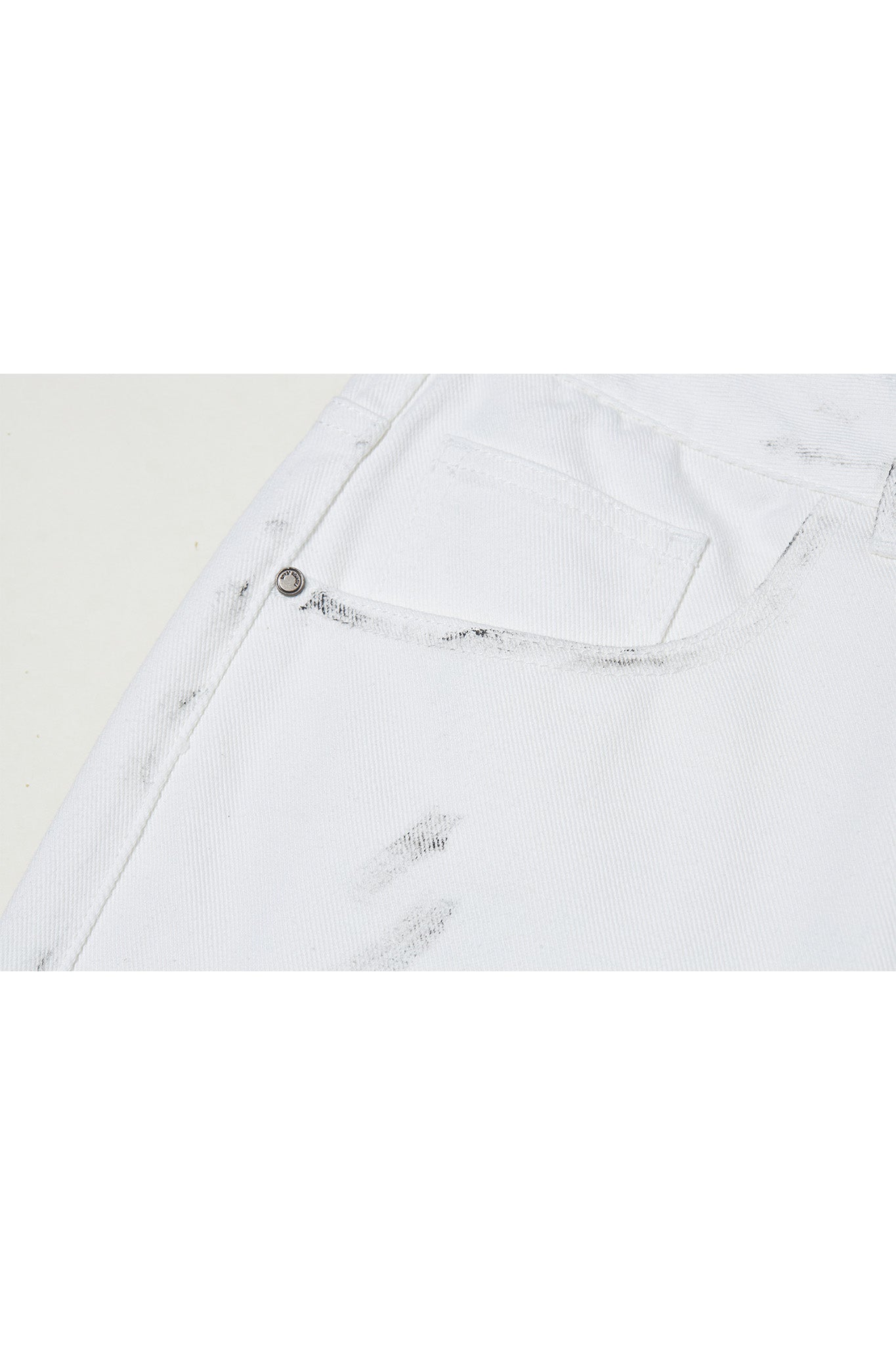 PAINTER DENIM SHORTS WHITE Acupuncture