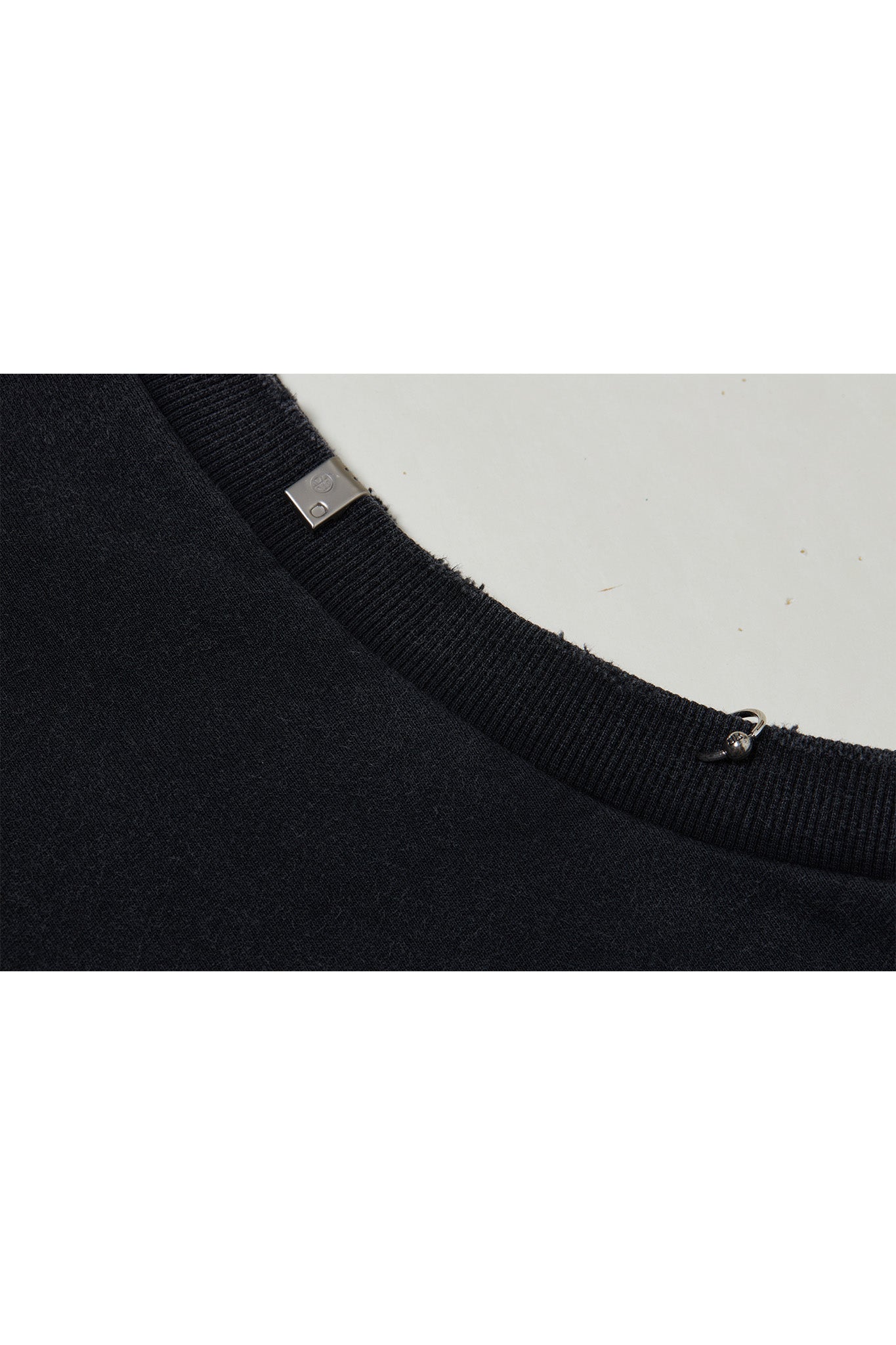 PIERCING SLEEVELESS T - SHIRT BLACK Acupuncture