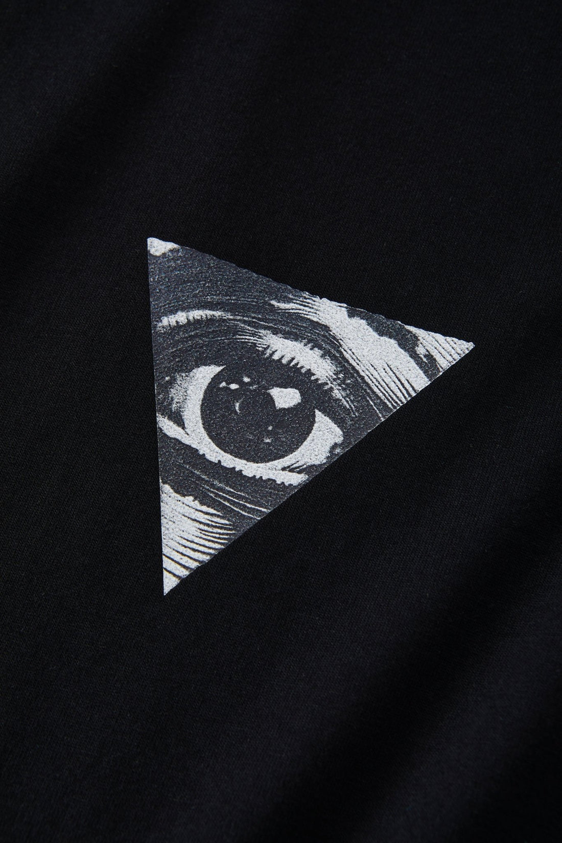 THE PUPIL TSHIRT BLACK Acupuncture