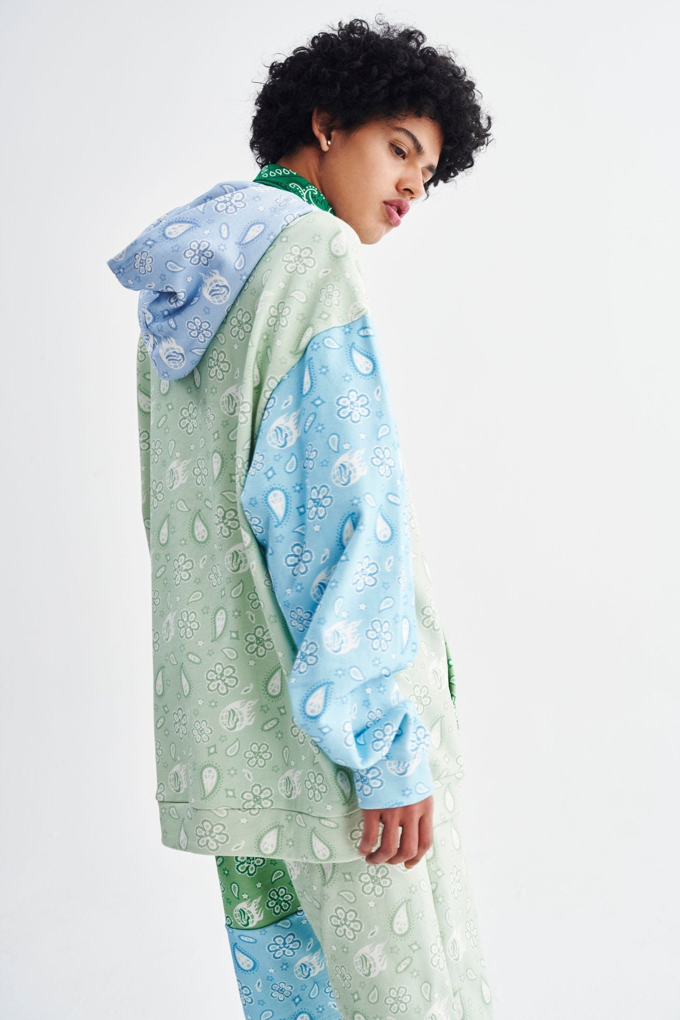 BANDANA HOODIE GREEN Acupuncture