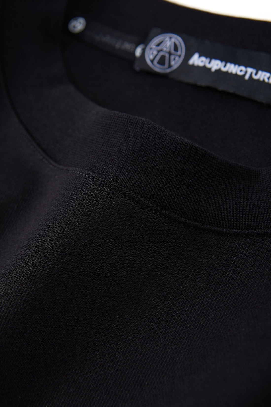 FARLANDED LOGO CREWNECK BLACK Acupuncture