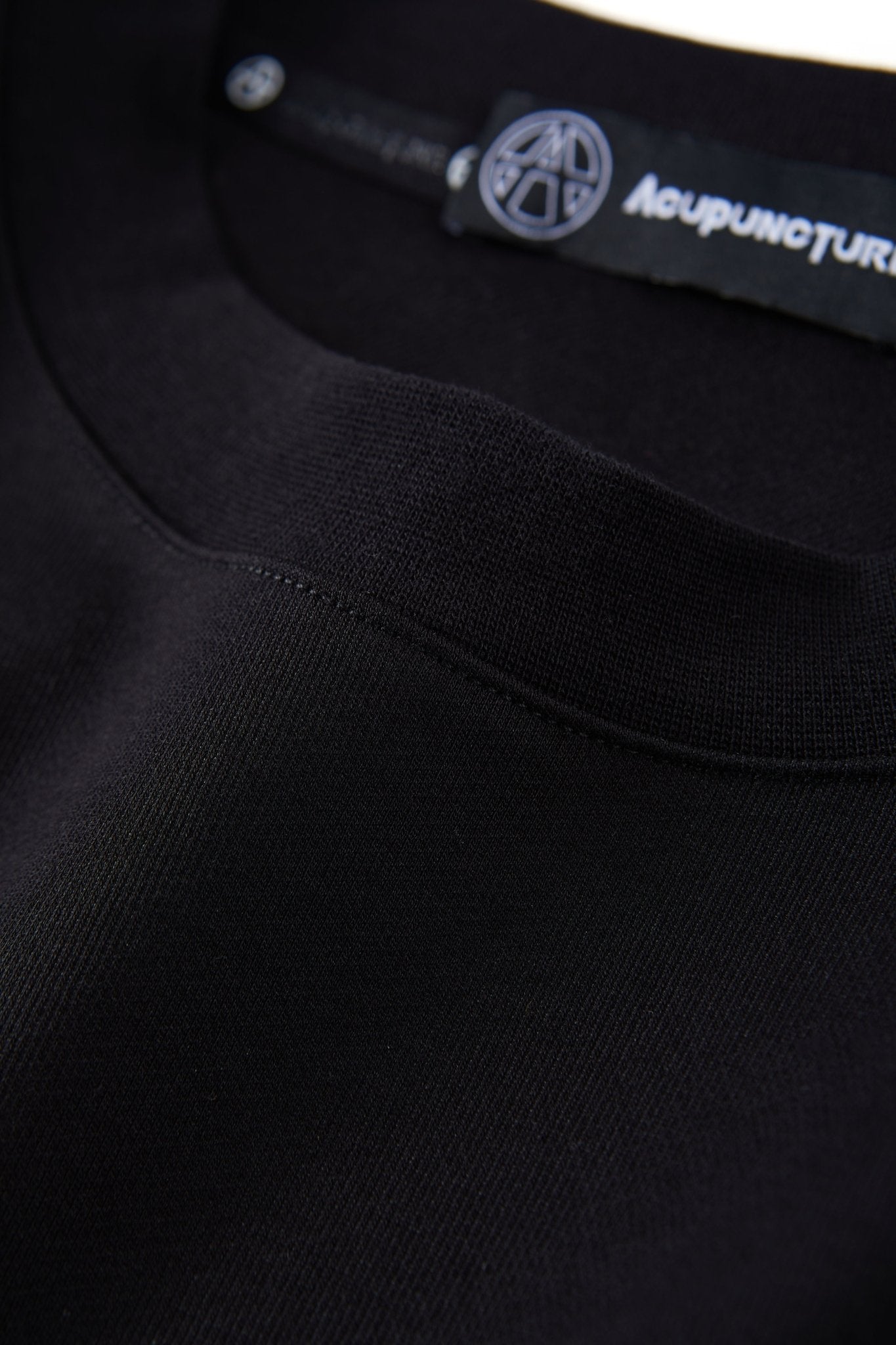 FARLANDED LOGO CREWNECK BLACK Acupuncture