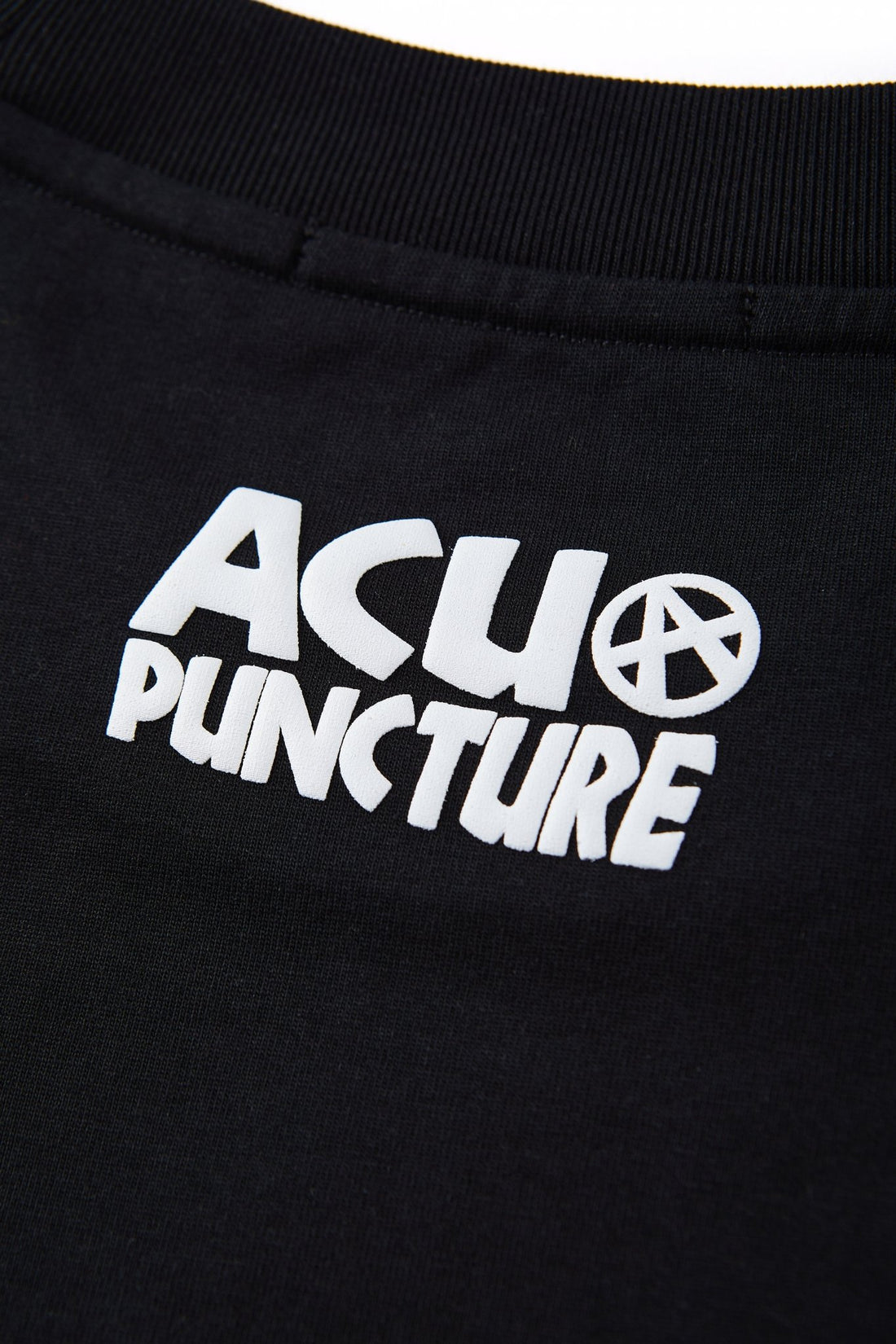SKETCHY BEAR TSHIRT BLACK Acupuncture