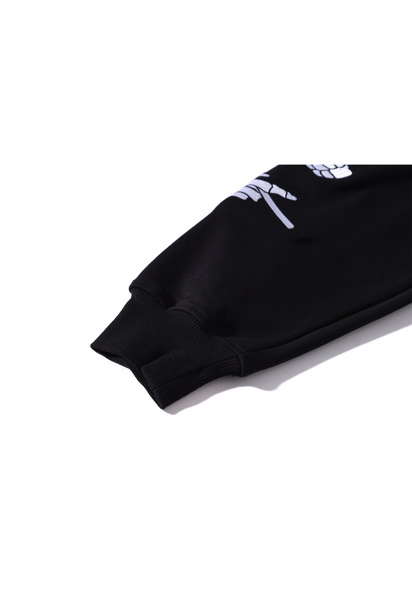 SKULL HEART CREWNECK BLACK Acupuncture