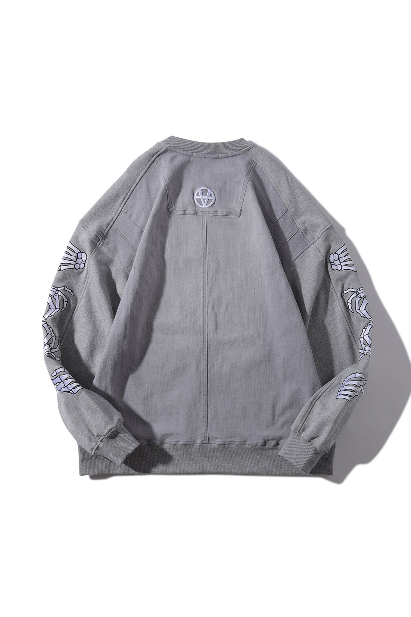 SKULL HEART CREWNECK GREY Acupuncture