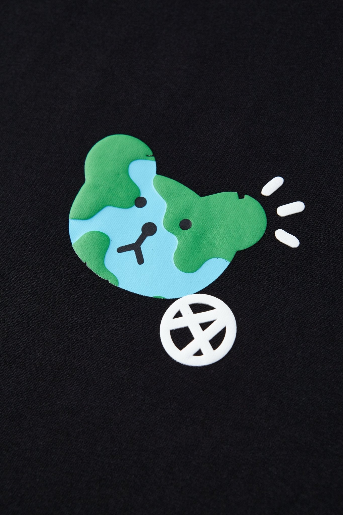 THE EARTH TSHIRT BLACK Acupuncture