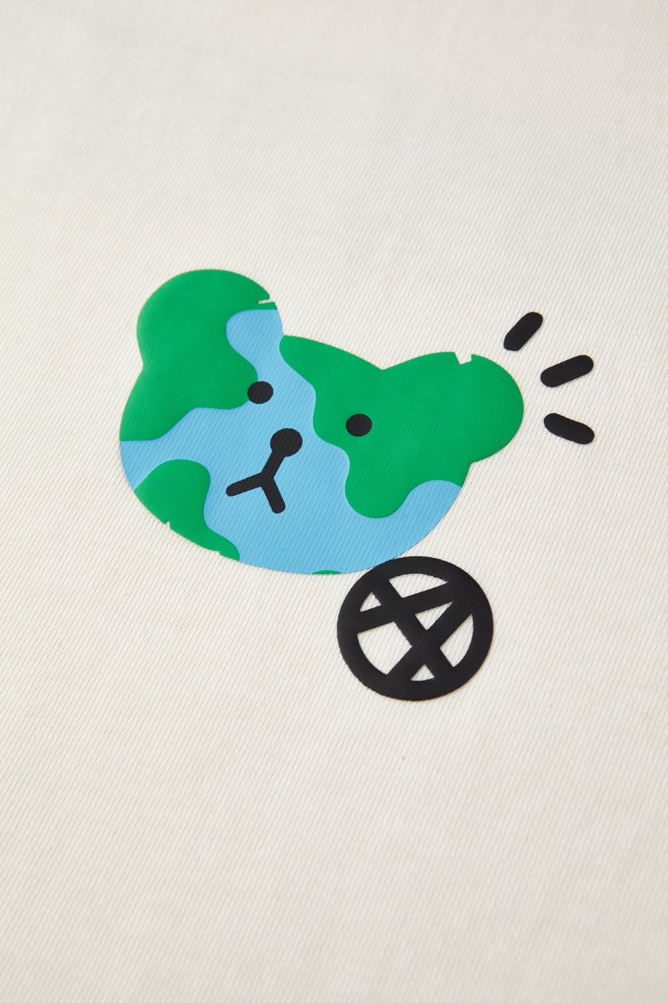 THE EARTH TSHIRT CREAM Acupuncture