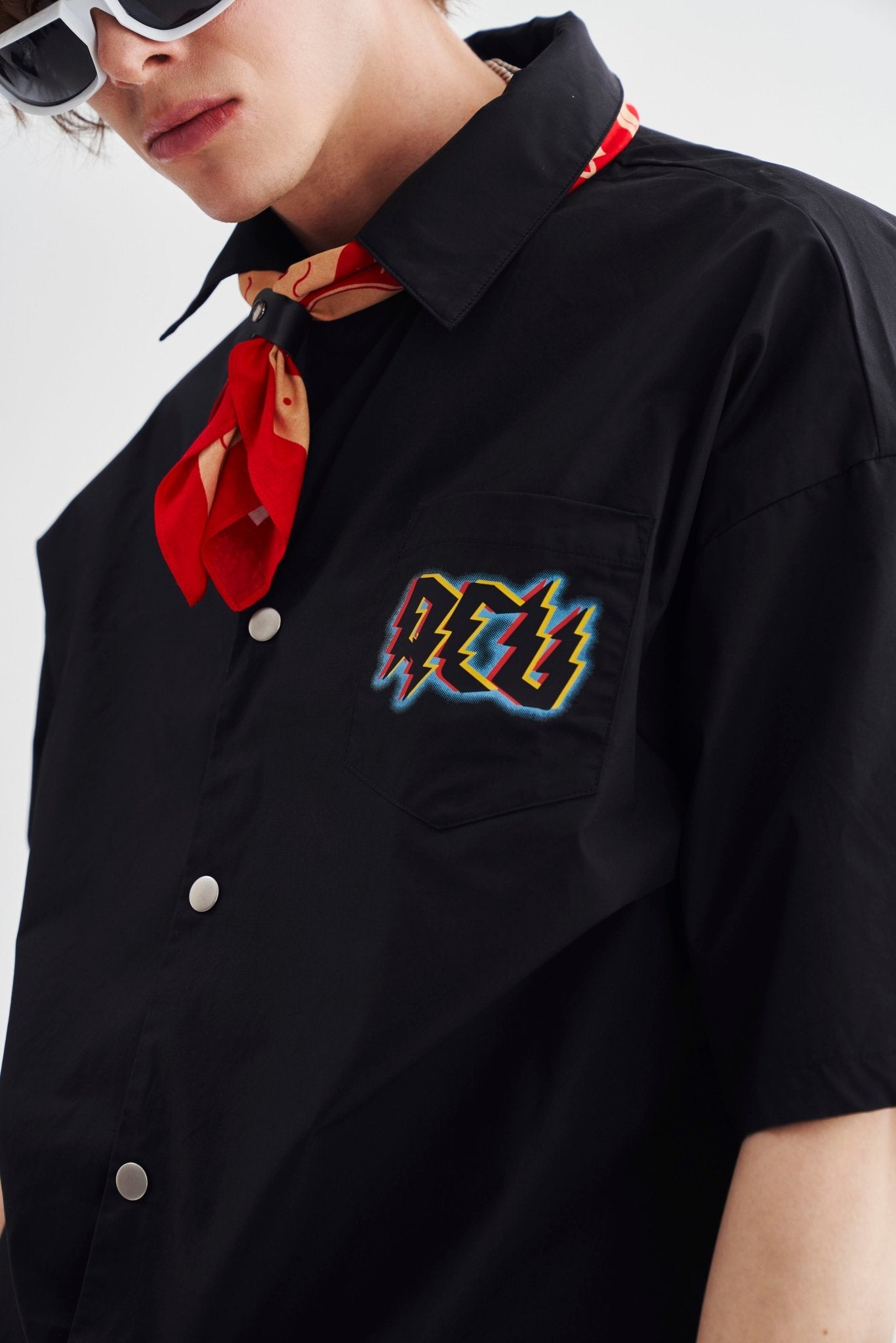 THUNDER LOGO T-SHIRT BLACK Acupuncture
